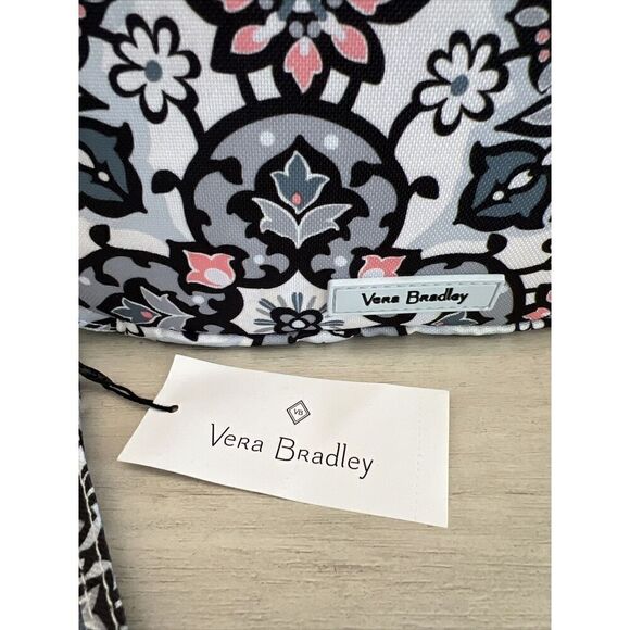 Vera Bradley Lighten Up Wipes Wipe Pouch Lisbon Medallion NWT - Picture 2 of 6